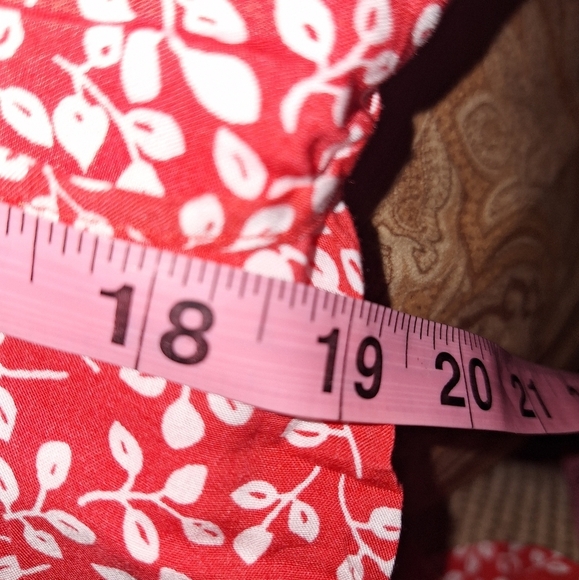 A Draper James red v-neck smocked sleeve Midi dress in a large. - Picture 8 of 12